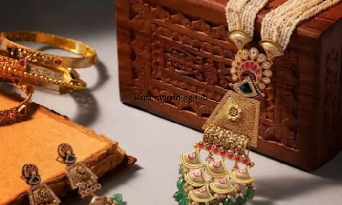 Shreenath Bybretera And Gold Polish